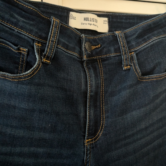 Hollister Curvy High Rise Flare Jean - Picture 4 of 4